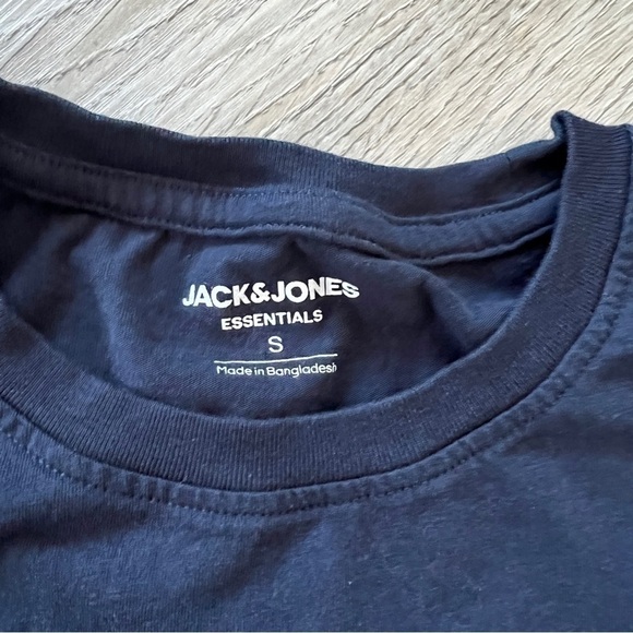 🔥SALE - any 4/$20. Jack & Jones Men’s Tshirt - Picture 2 of 2